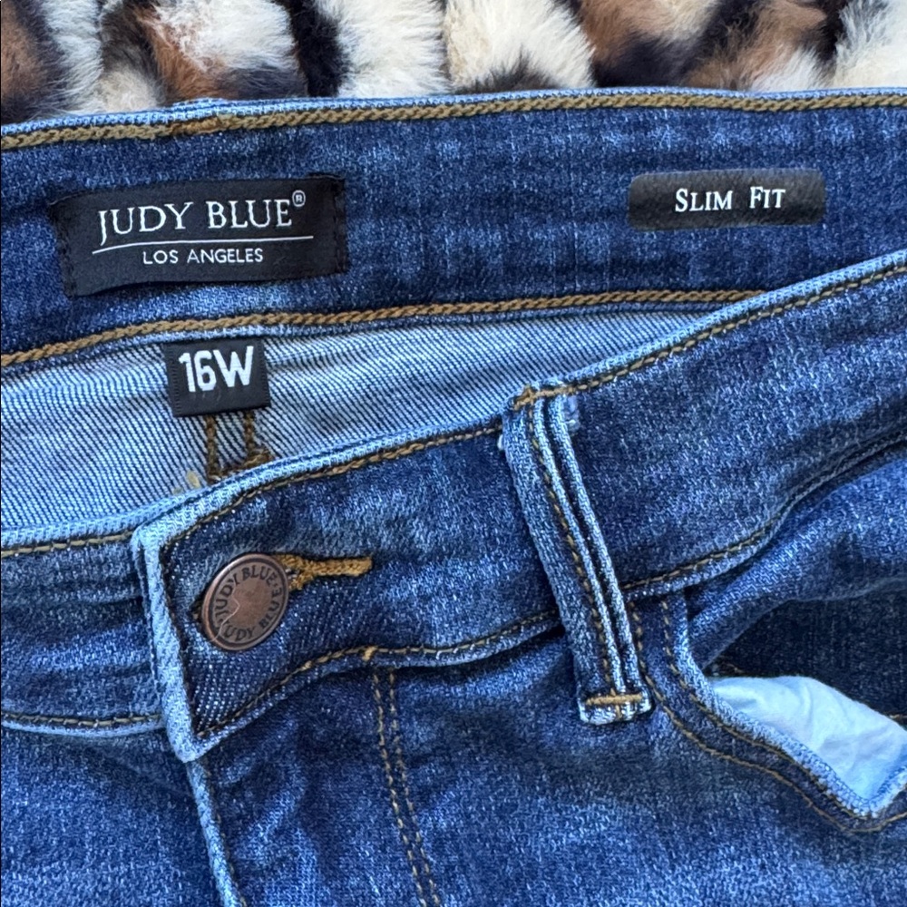 Classic High-Rise Dark Wash Women’s Jeans - Blue - Picture 7 of 10